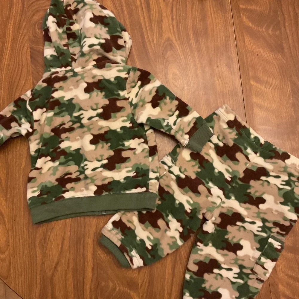 Garanimals Baby Boys Camo Fleece Hoodie and Cargo Jogger Set 3-6 Months